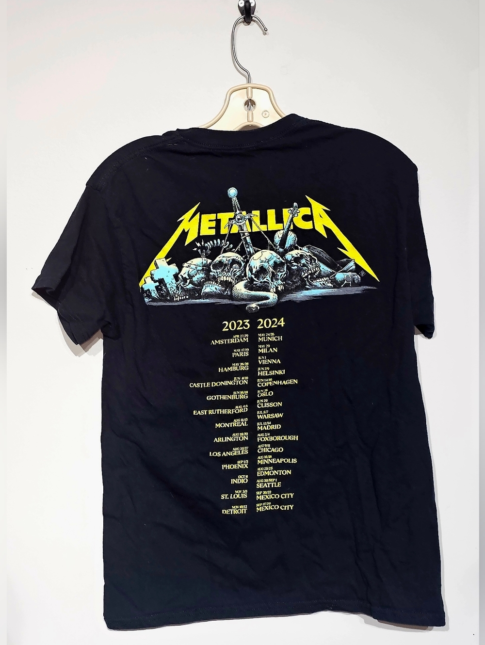 Metallica Official Concert T Shirt WHERE EVER I MAY ROAM POWER TRIP M72 2023-24 - Picture 3 of 4